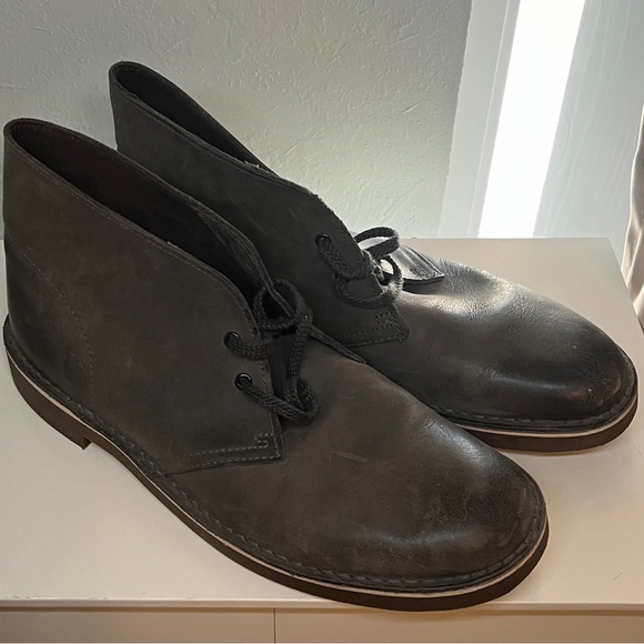 Mens Clark’s grey Chukka boot size 8 - Picture 2 of 7